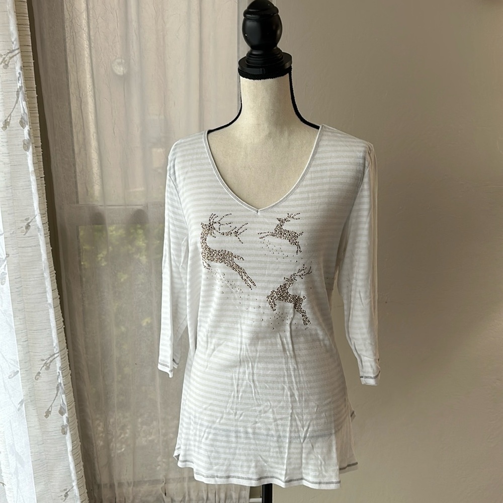 Holiday Traditions Reindeer in Flight white/off white stripe long sleeve size XL
